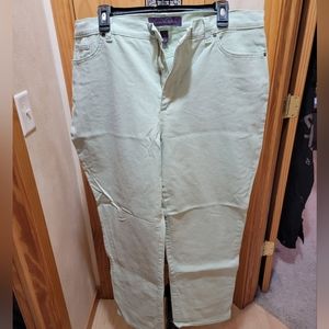 Gloria Vanderbilt Amanda Classic Jeans, Size 18, Pistastio.